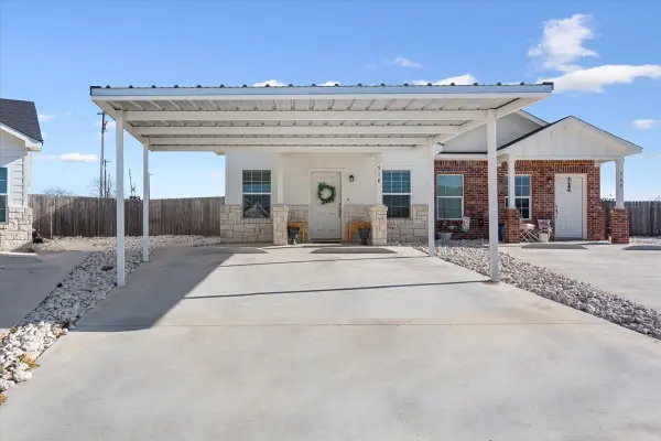 518 Alamo Court, McGregor, TX 76657