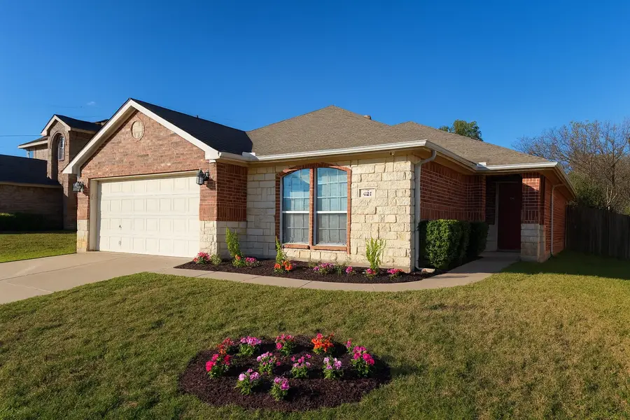 421 Kennedy Drive, Crowley, TX 76036 - Image #2