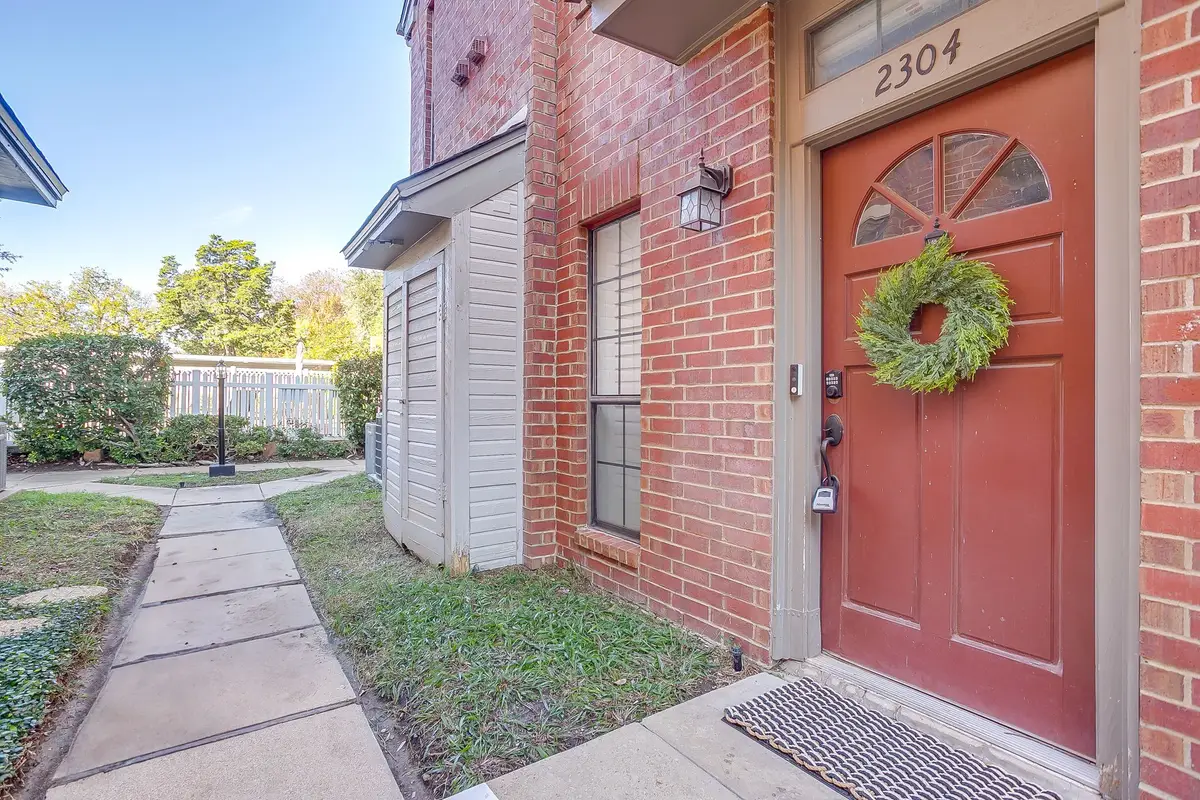 2304 Kenley Street, Fort Worth, TX 76107 - Image #1