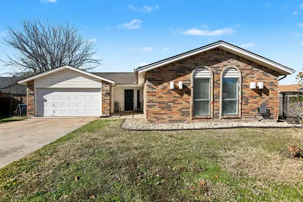 6709 Sunnybank Drive, Fort Worth, TX 76137