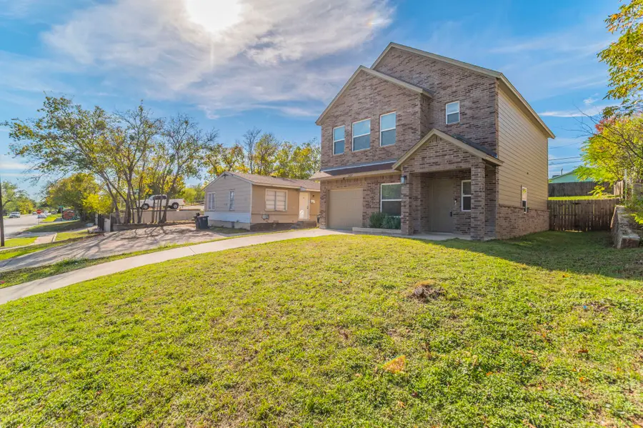 2407 Lee Avenue, Fort Worth, TX 76164 - Image #2
