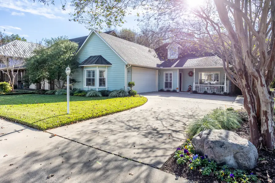 300 E Redbud Lane, Lancaster, TX 75146 - Image #2