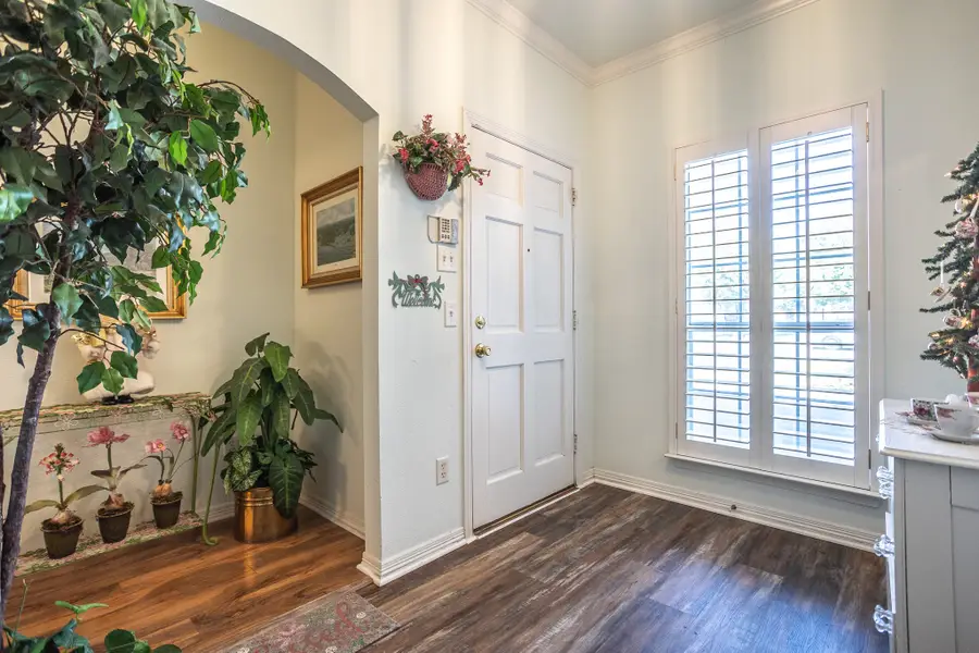 300 E Redbud Lane, Lancaster, TX 75146 - Image #3