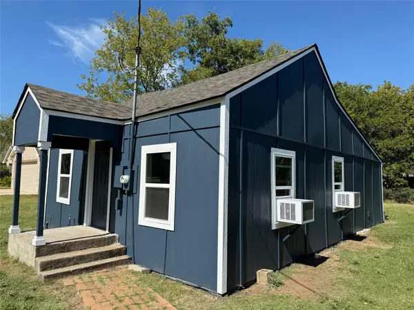 638 E Walcott Street, Pilot Point, TX 76258