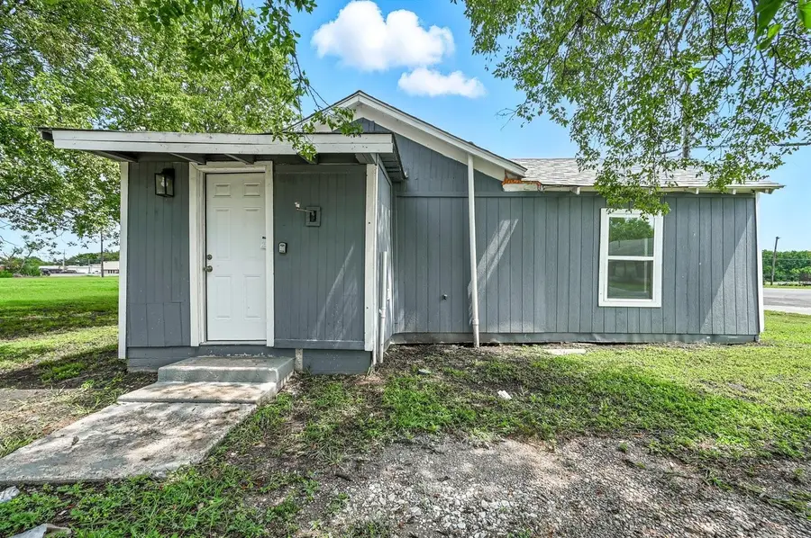 320 T A Carroll Avenue, Corsicana, TX 75110 - Image #2