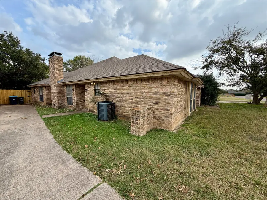 7217 Fuller Circle, Fort Worth, TX 76133 - Image #3