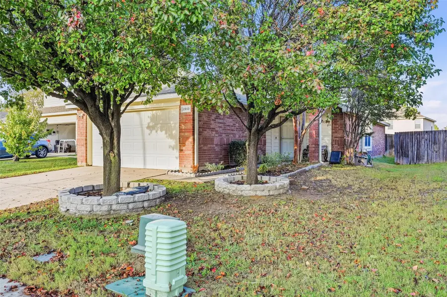 2813 Coyote Ridge Drive, Fort Worth, TX 76244 - Image #3