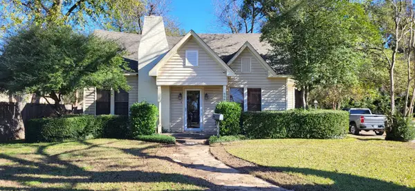 606 Davis Street N, Sulphur Springs, TX 75482