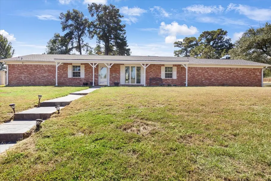 1004 Oakwood Drive, Longview, TX 75604 - Image #2