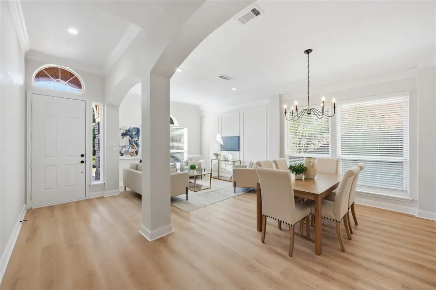 506 Castlerock Circle, Grand Prairie, TX 75052 - Image #3