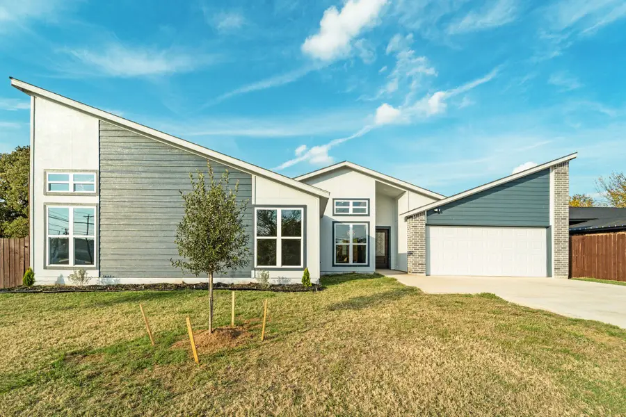 11915 Carson, Balch Springs, TX 75180 - Image #2