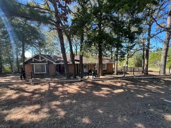 100 Post Oak, Hilltop Lakes, TX 77871