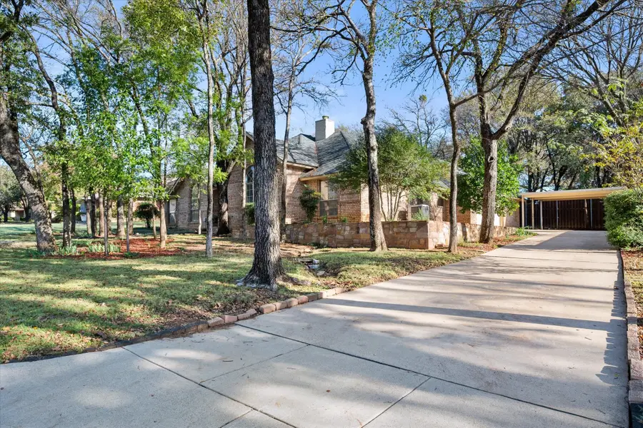 825 Newport Road, Fort Worth, TX 76120 - Image #2
