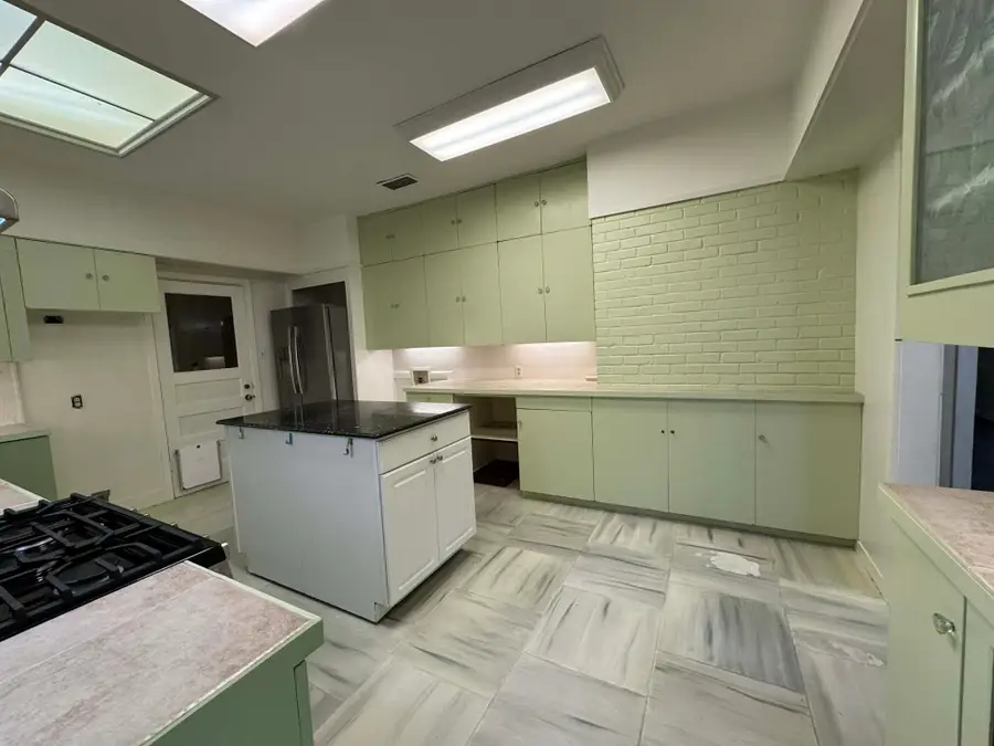 387 Albert Avenue, Shreveport, LA 71105 - Image #2