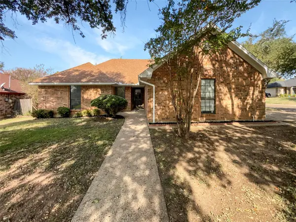 1300 Belvon Place, Cleburne, TX 76033