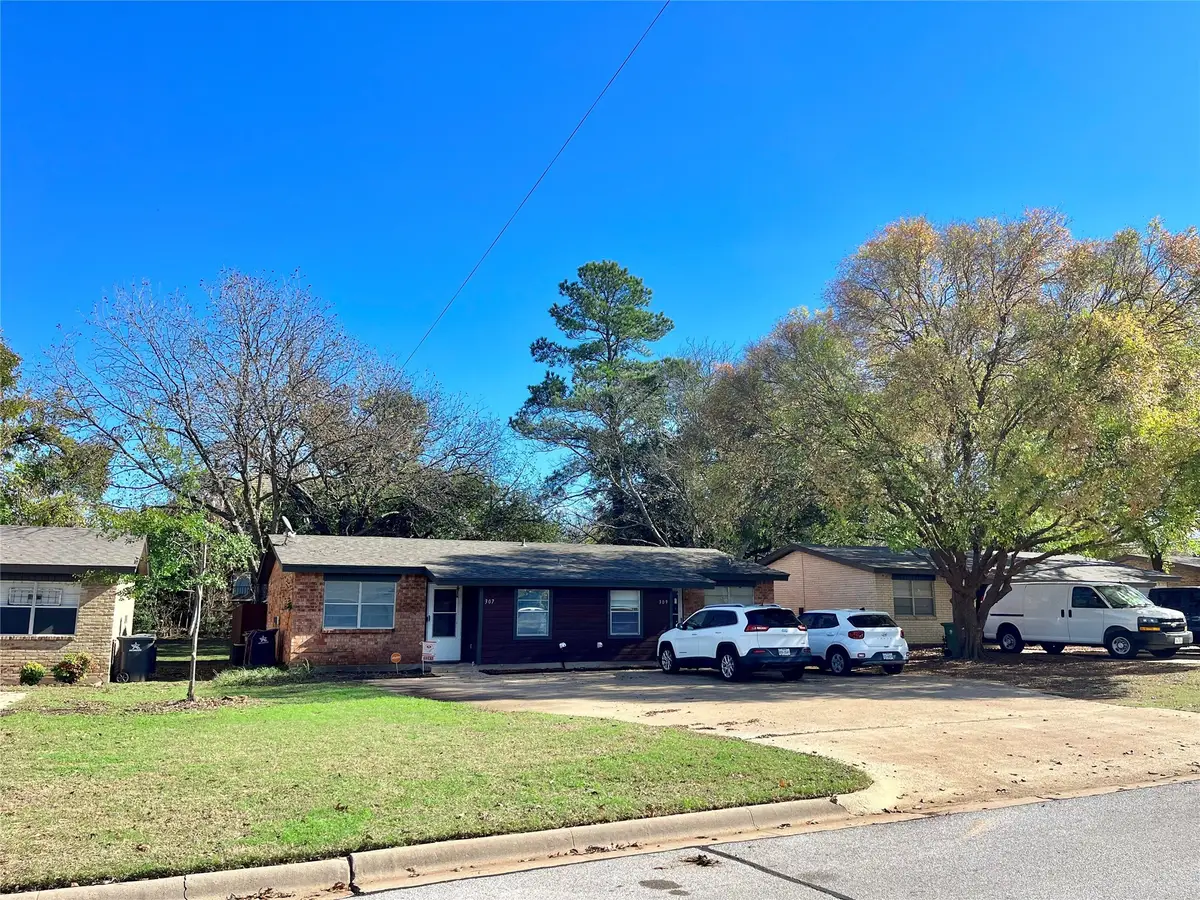 307 Elliott Street, Arlington, TX 76013 - Image #1