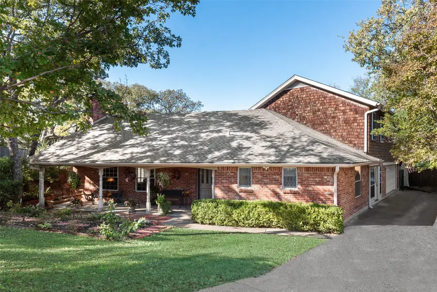 1719 Autumn Lane, Arlington, TX 76012 - Image #2