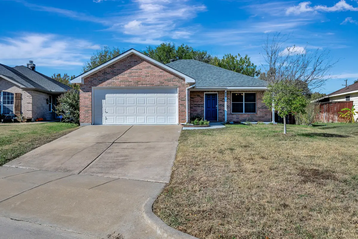 404 Parkmere Drive, Fort Worth, TX 76108 - Image #1