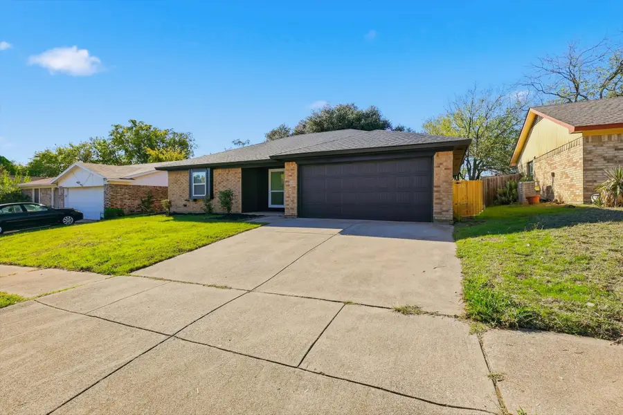 6417 Kennedy Court, Watauga, TX 76148 - Image #2
