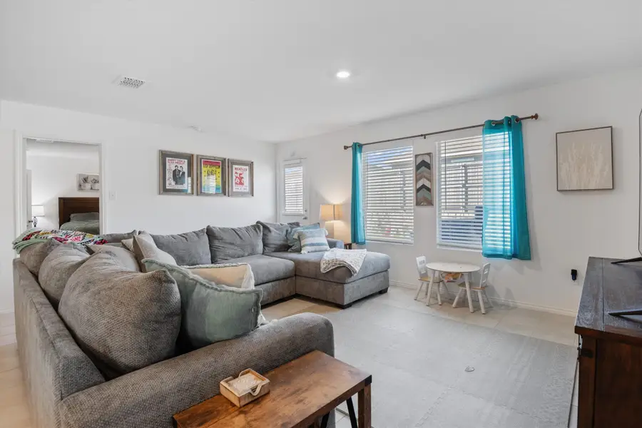 11807 Marcellus Way, Justin, TX 76247 - Image #3