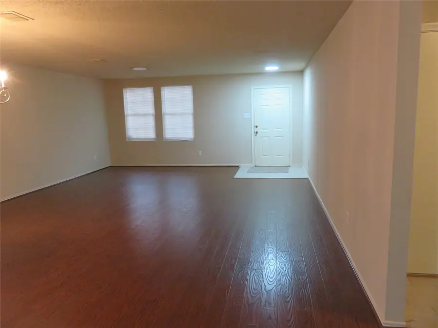8406 Paxton Run Court, Arlington, TX 76002 - Image #2
