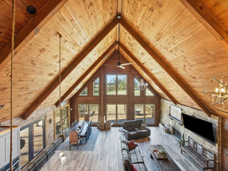 11300 Massey Road, Pilot Point, TX 76258 - Image #3