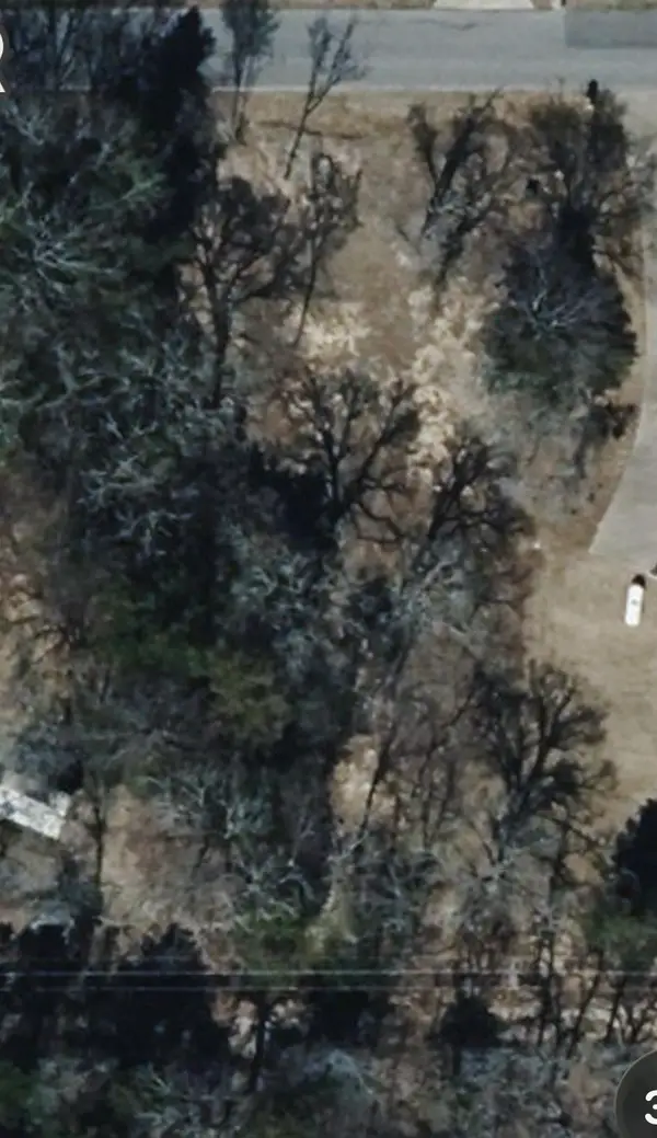 115 Pueblo Drive, Lake Kiowa, TX 76240