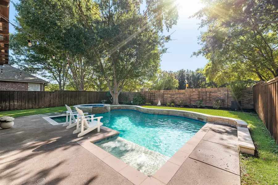 3909 Sharondale Drive, Flower Mound, TX 75022 - Image #2