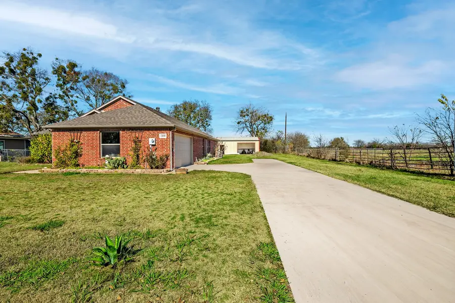 1209 Sherman Street, Tioga, TX 76271 - Image #2