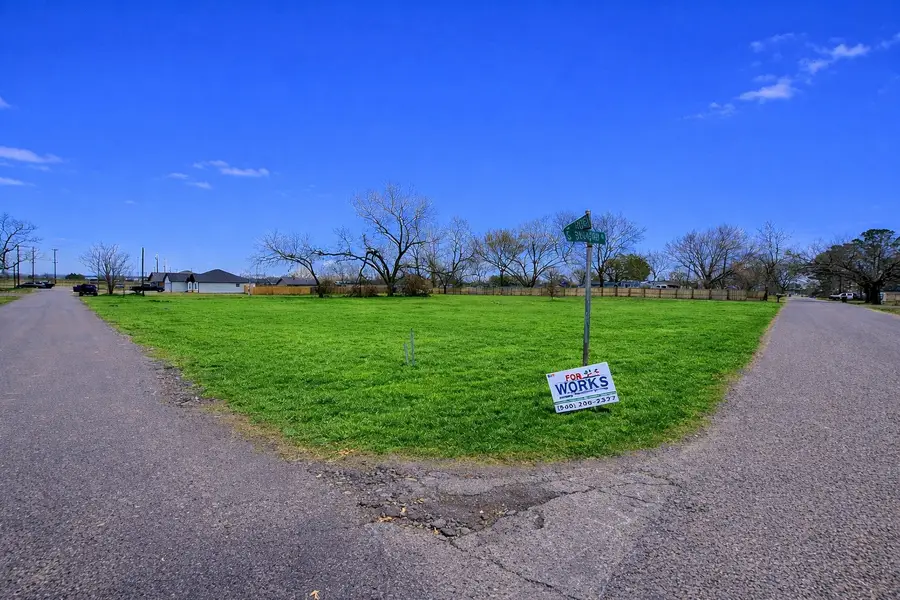 724 E Hughes Street, Collinsville, TX 76233 - #3