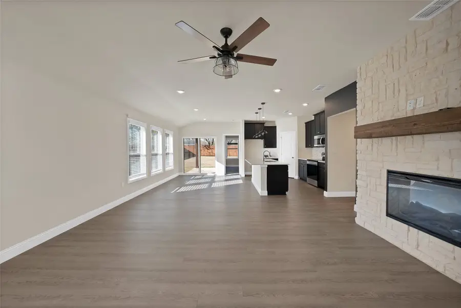 223 Jones Street, Sanger, TX 76266 - Image #2