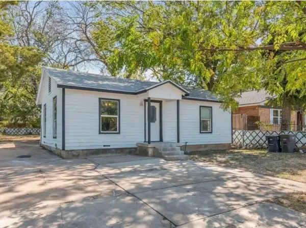 3453 Wayside Avenue, Fort Worth, TX 76110