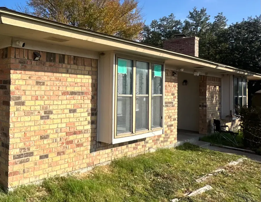 1327 Parkway Court, Arlington, TX 76010 - Image #3