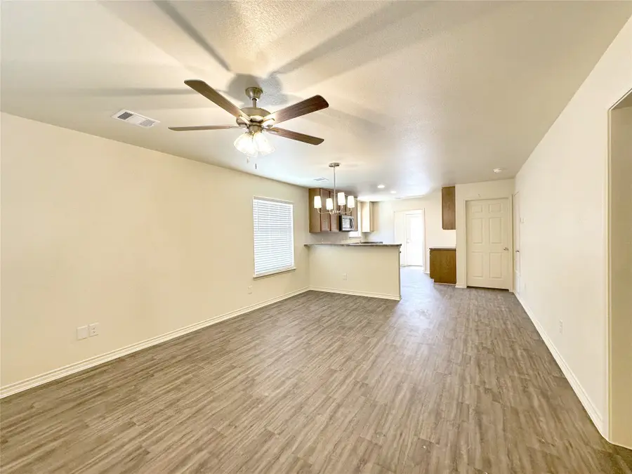 616 Crockett Drive, Cleburne, TX 76033 - #2