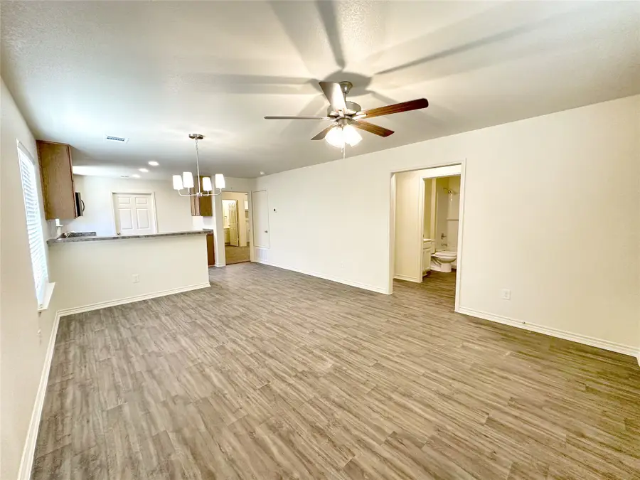 616 Crockett Drive, Cleburne, TX 76033 - #3