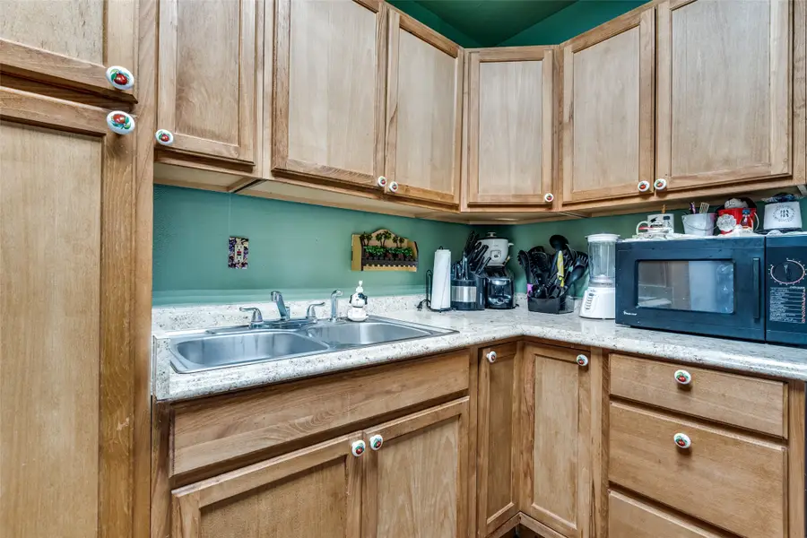 2833 Falls Drive, Dallas, TX 75211 - Image #3