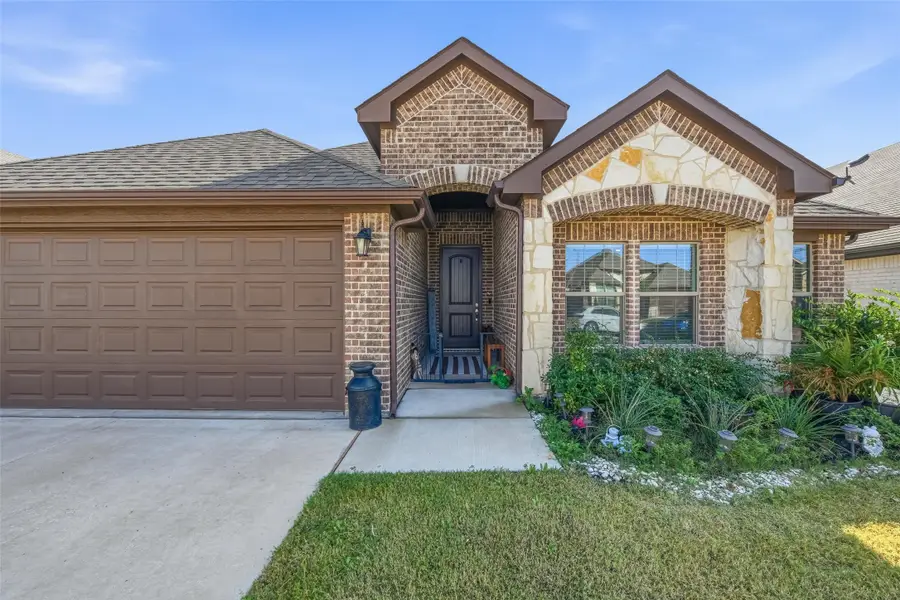725 Sandy Chip Trail, Fort Worth, TX 76108 - Image #2