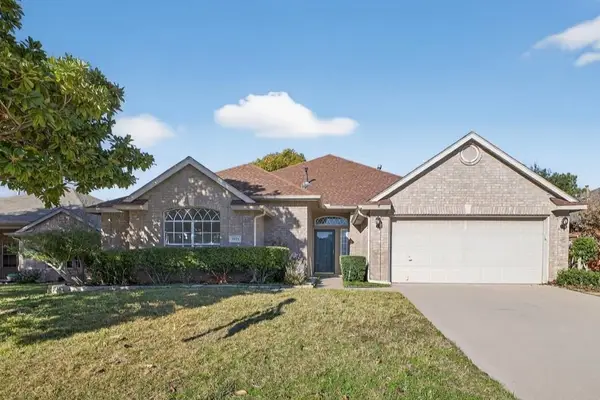 3921 Larkspur Drive, Haltom City, TX 76137