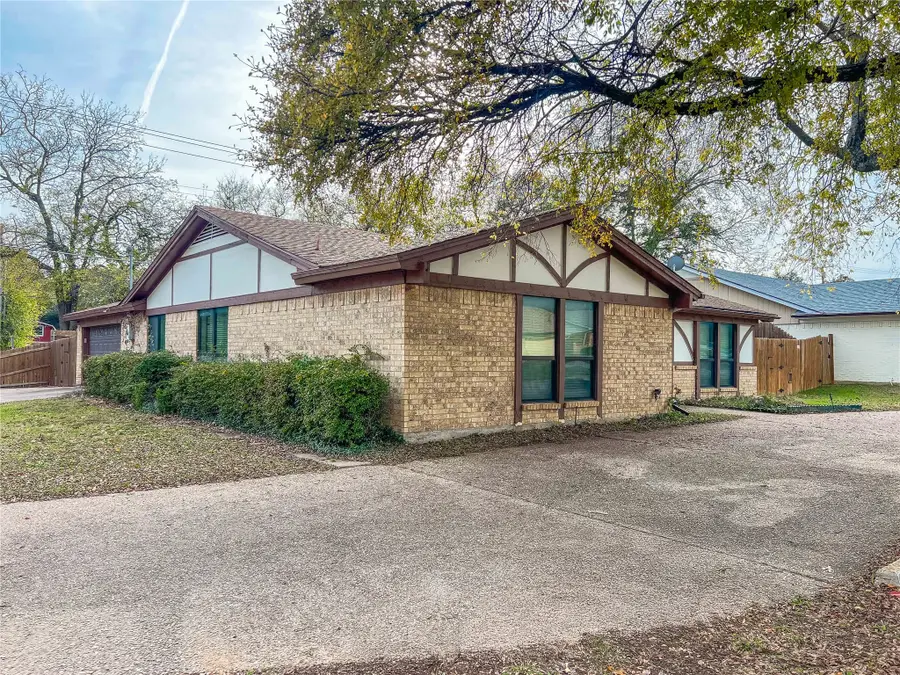 1724 Post Oak Drive, Bedford, TX 76021 - Image #3