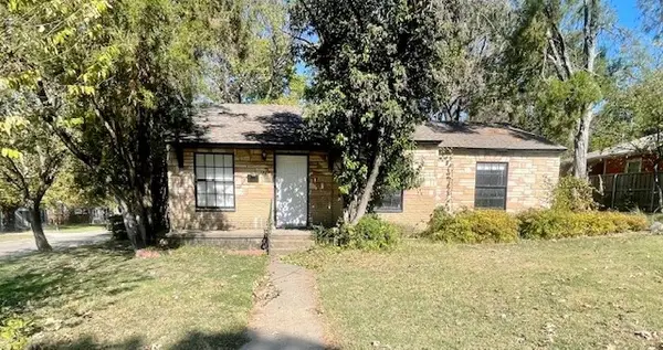 7428 Gaston Avenue, Fort Worth, TX 76116