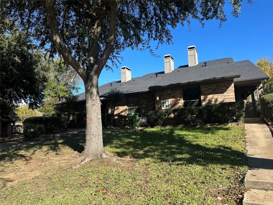 617 Lost Springs Court, Arlington, TX 76012 - Image #3