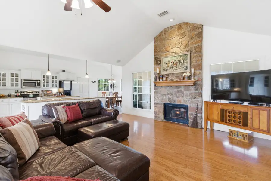 9150 Colony Road, Tolar, TX 76476 - Image #3