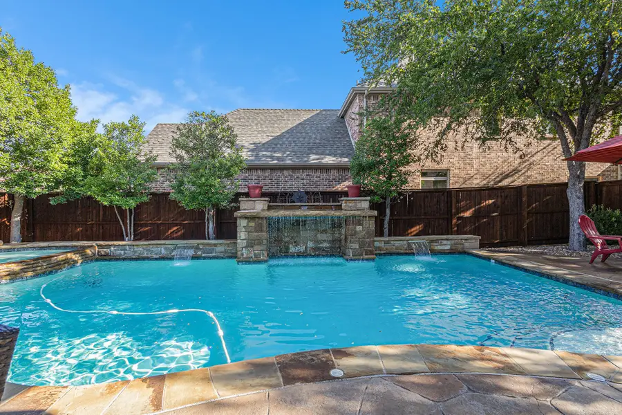 901 Fannin Drive, Lantana, TX 76226 - Image #2