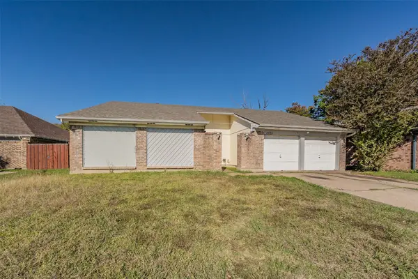 2325 Busch Drive, Arlington, TX 76014
