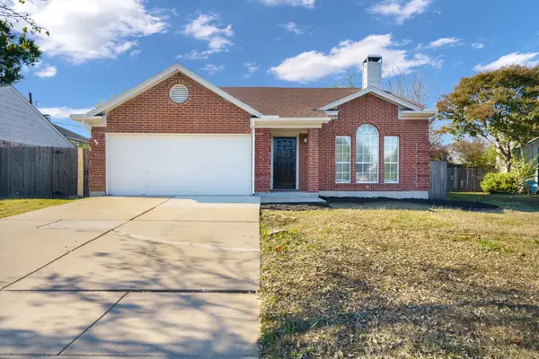 6702 Flamewood Drive, Arlington, TX 76001
