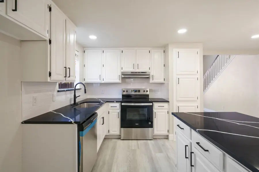 6702 Flamewood Drive, Arlington, TX 76001 - Image #3