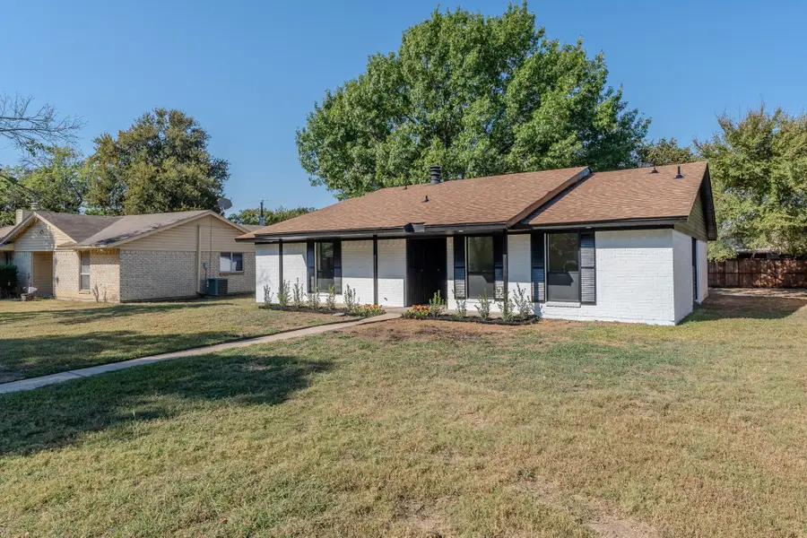 731 N Pleasant Woods Drive, Dallas, TX 75217 - Image #2