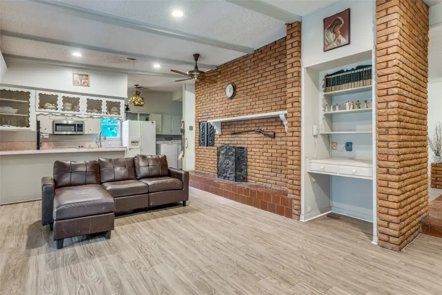 8516 La Jolla Court, Benbrook, TX 76116 - Image #2