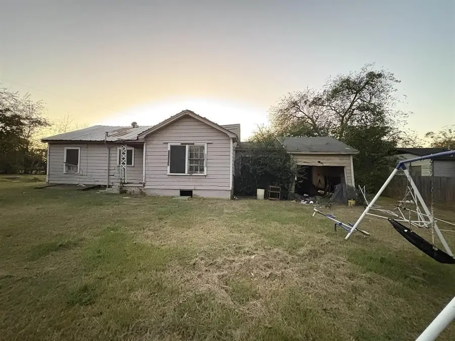 318 Terry St., Pittsburg, TX 75686 - #2