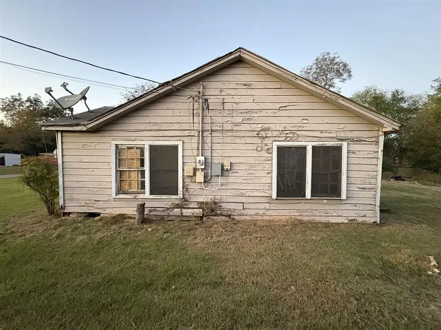 318 Terry St., Pittsburg, TX 75686 - #3